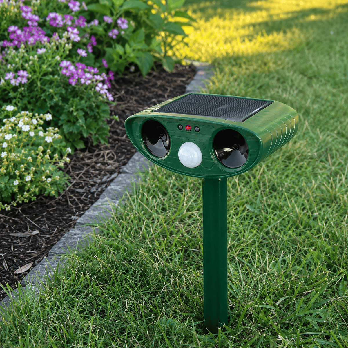 Hiking Camping solar ultrasonic animal pest repellent garden waterproof